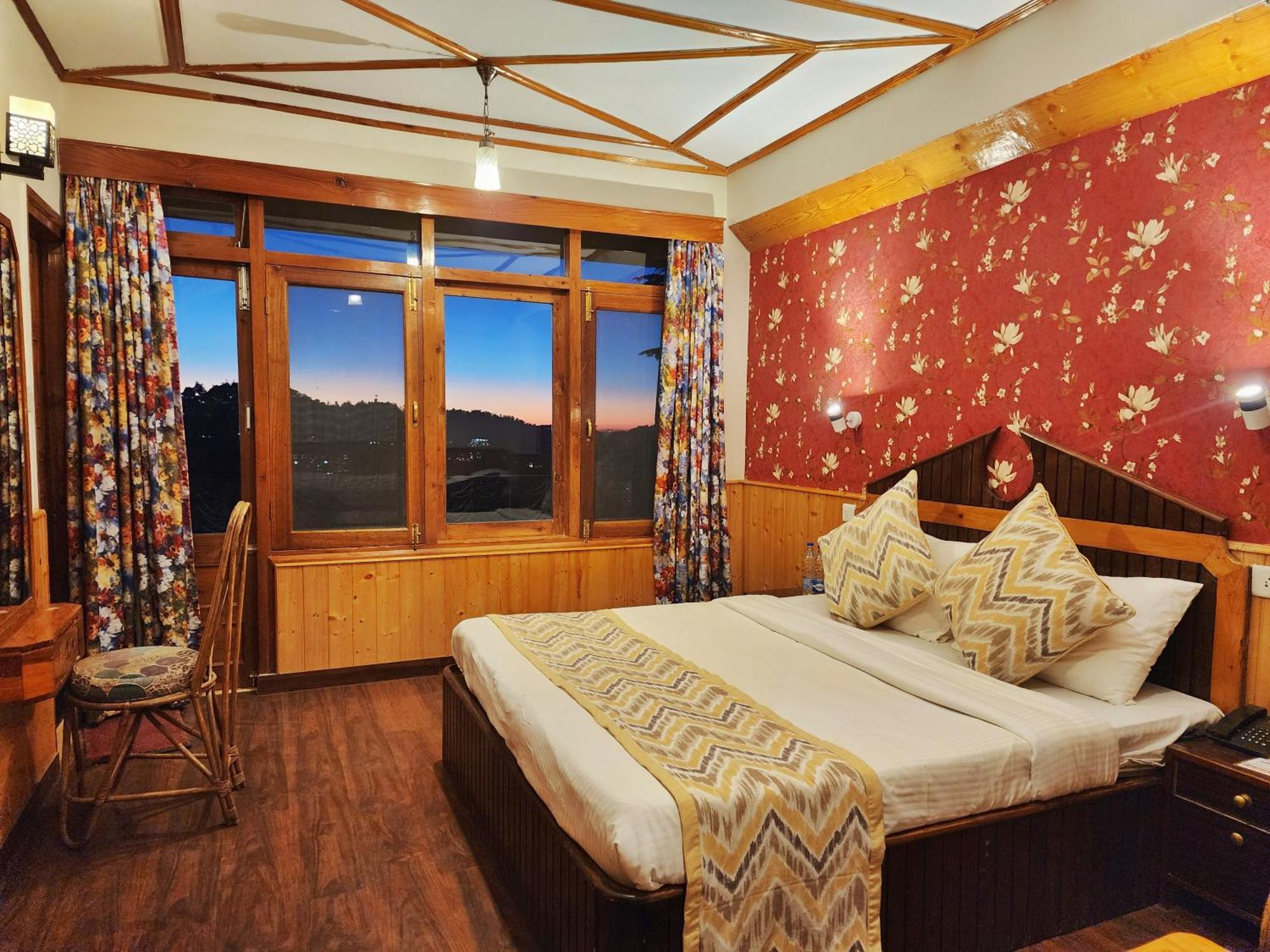 Hotel Pineview Shimla Ngoại thất bức ảnh