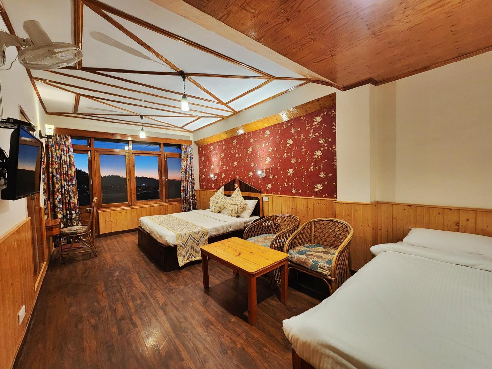 Hotel Pineview Shimla Ngoại thất bức ảnh