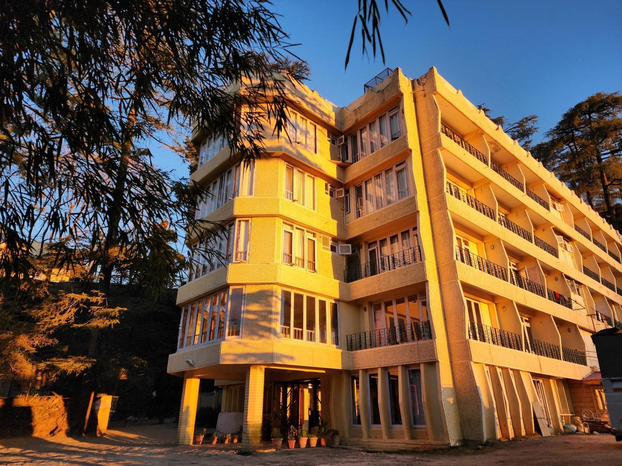 Hotel Pineview Shimla Ngoại thất bức ảnh