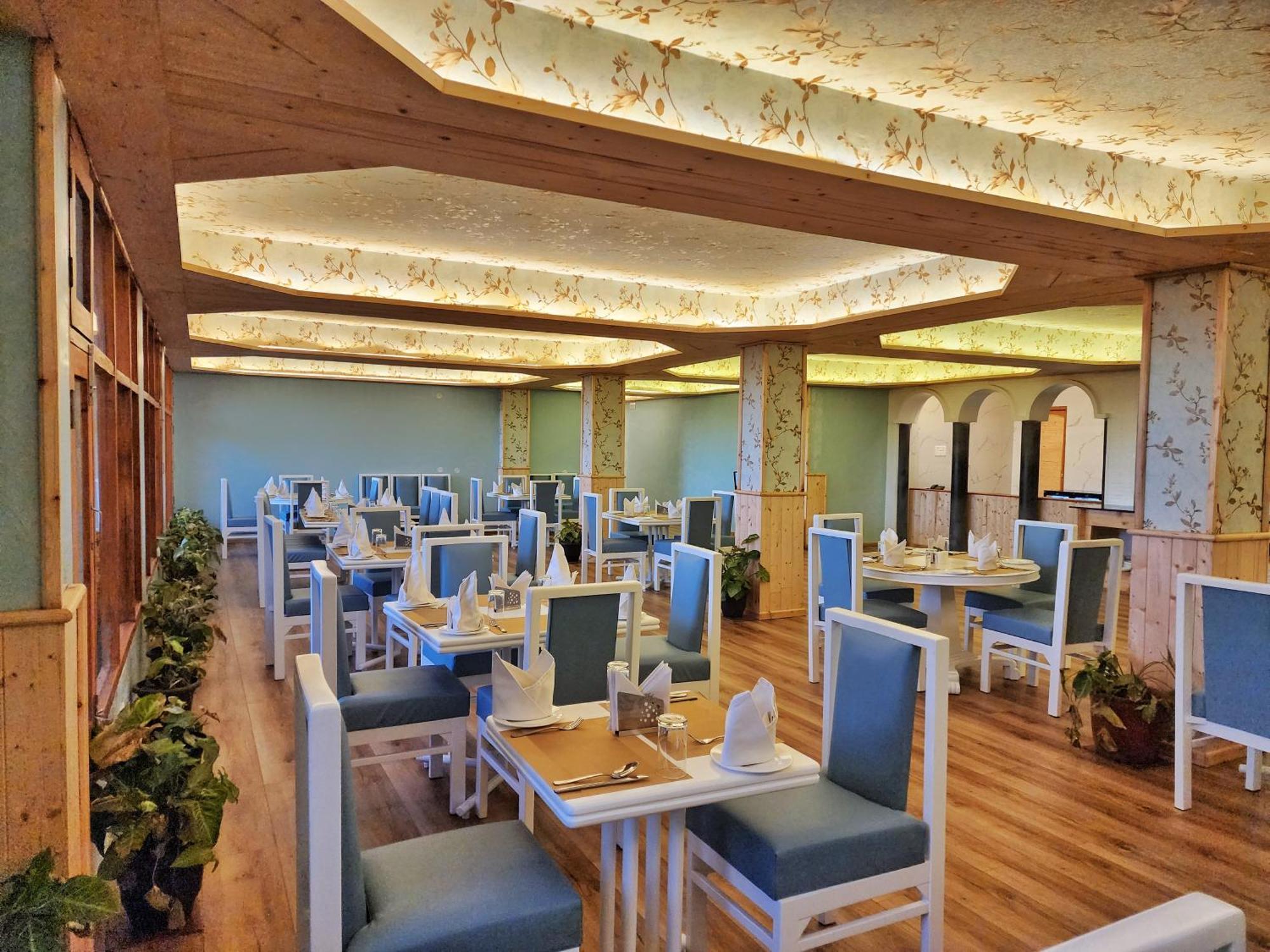 Hotel Pineview Shimla Ngoại thất bức ảnh