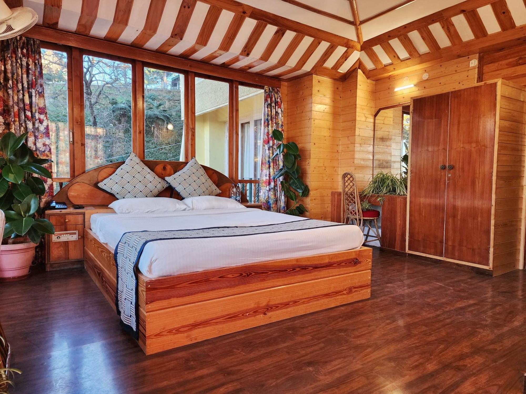 Hotel Pineview Shimla Ngoại thất bức ảnh