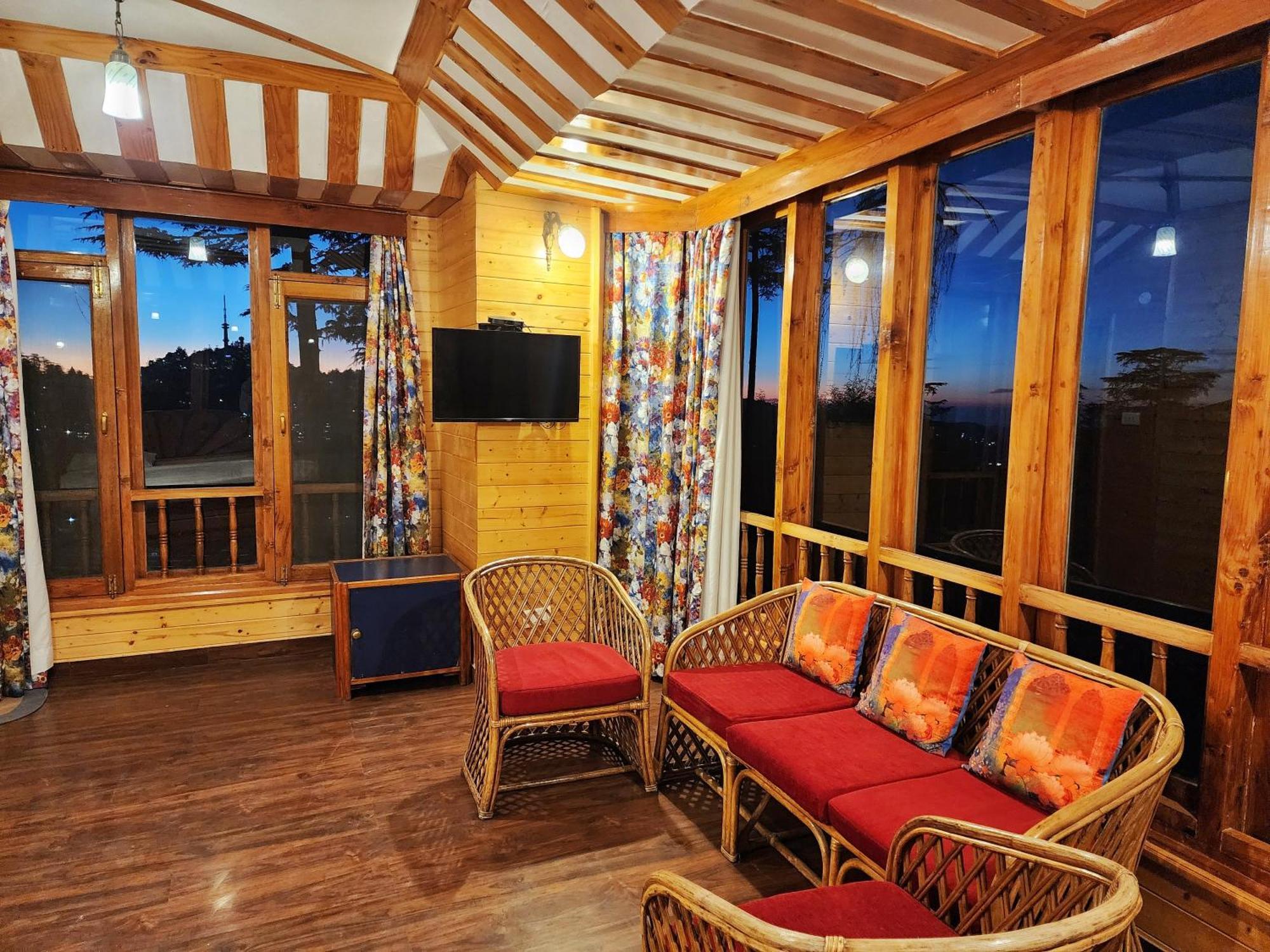 Hotel Pineview Shimla Ngoại thất bức ảnh