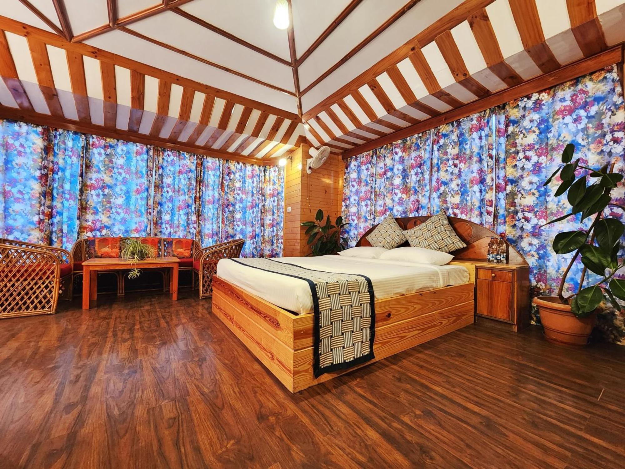 Hotel Pineview Shimla Ngoại thất bức ảnh