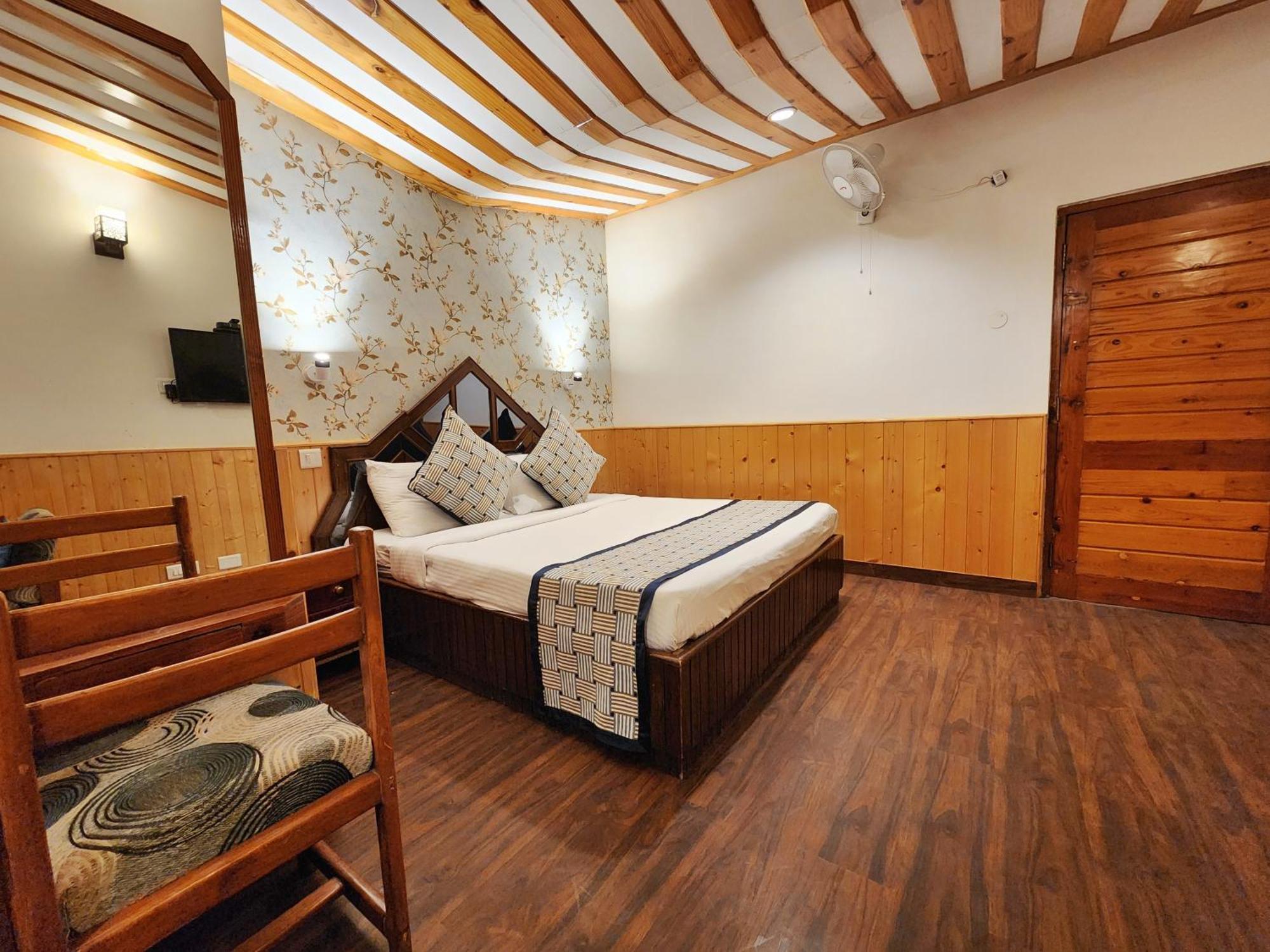 Hotel Pineview Shimla Ngoại thất bức ảnh