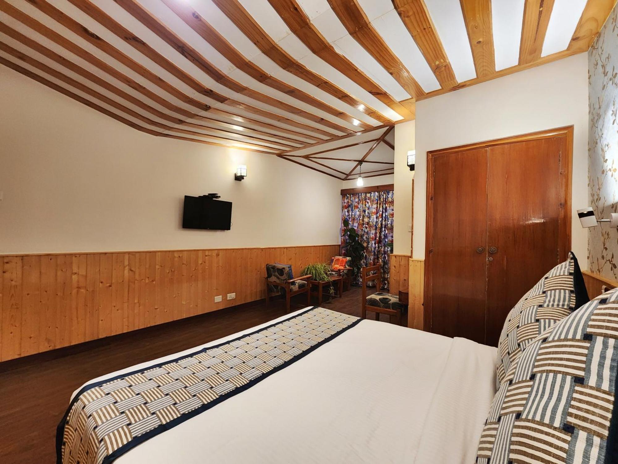 Hotel Pineview Shimla Ngoại thất bức ảnh